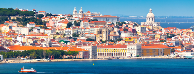 LISA-Sprachreisen-Erwachsene-Portugiesisch-Portugal-Lissabon-Meer-Bruecken-Boote-Hafen